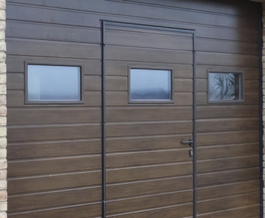 Ворота с окнами в Прохладном