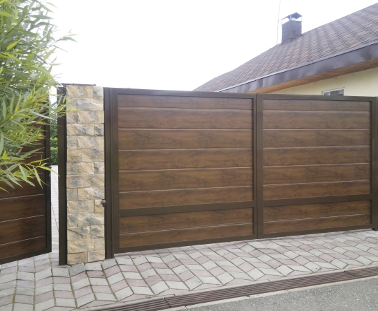 Распашные ворота в Прохладном