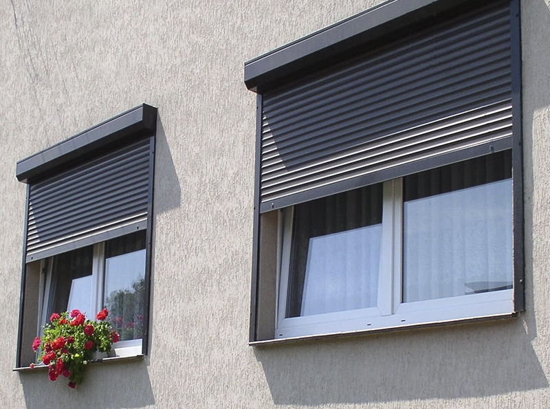 На окна в Прохладном